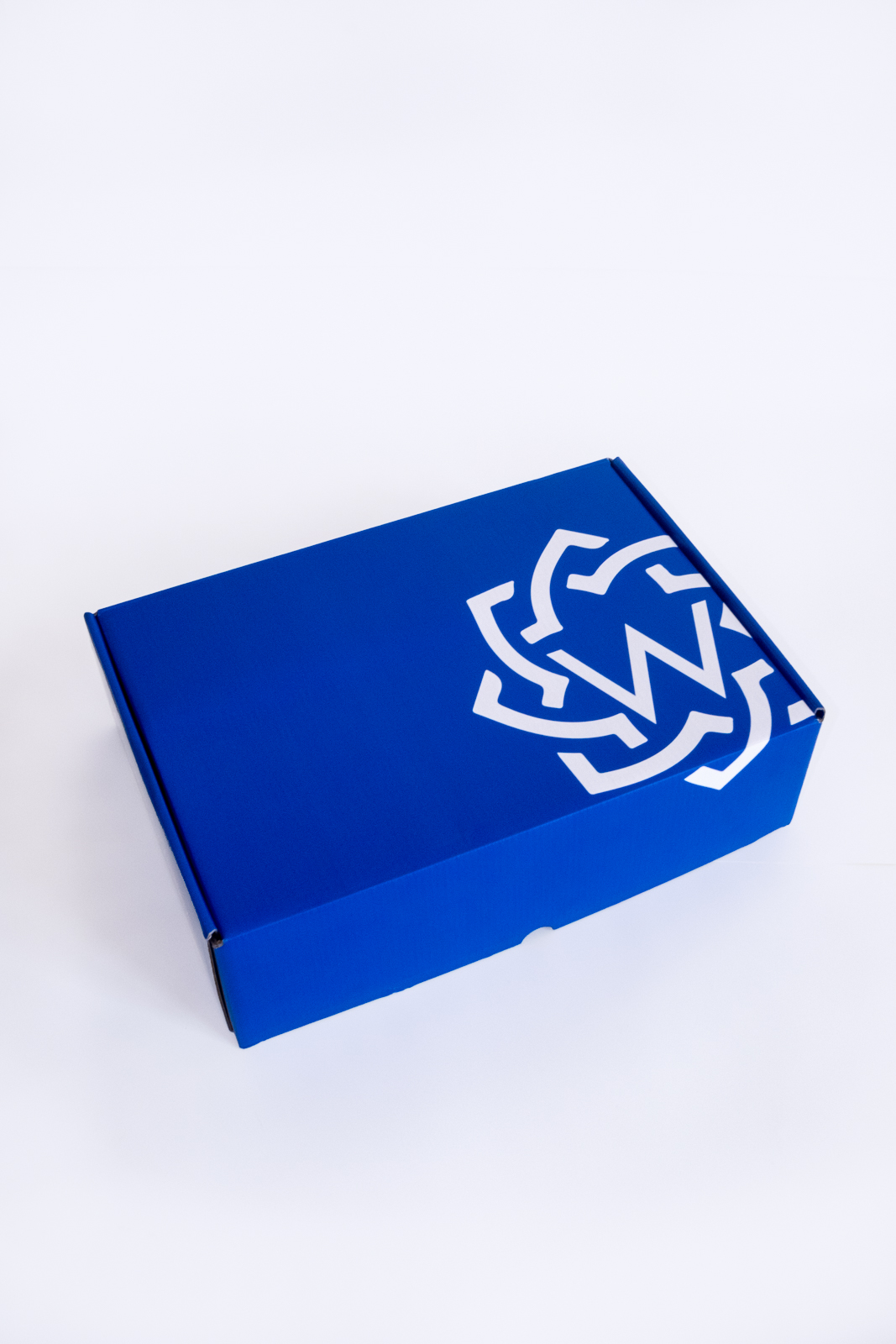 Celebrate the strength of your loved ones with a gift that fuels their passion for fitness and wellness. The Strength Edition of our Gift Wonderz box is thoughtfully curated for fitness enthusiasts who love to lift, move, and thrive.